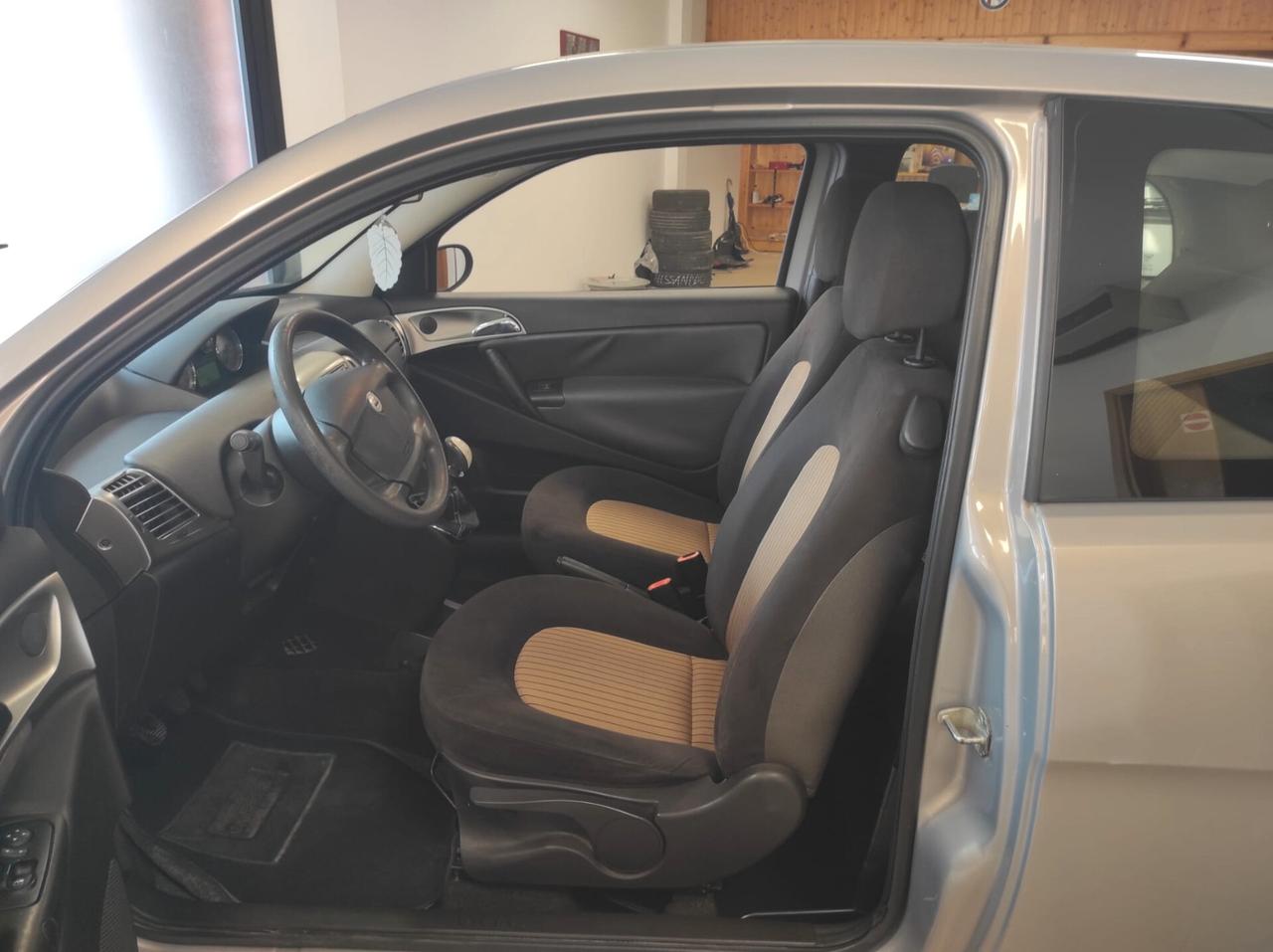 Lancia Ypsilon 1.2 Oro Giallo