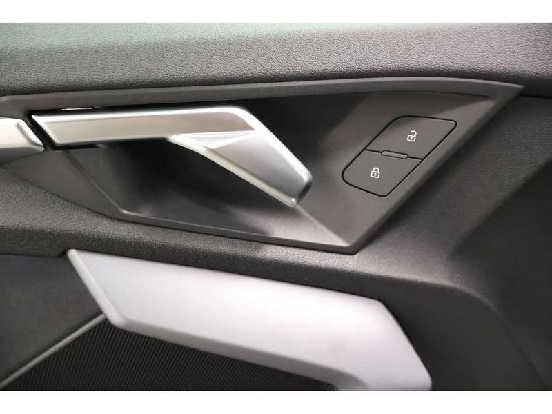 Audi A3 A3 SPB 35 TDI S tronic S line edition SONOS 18" Black Pack