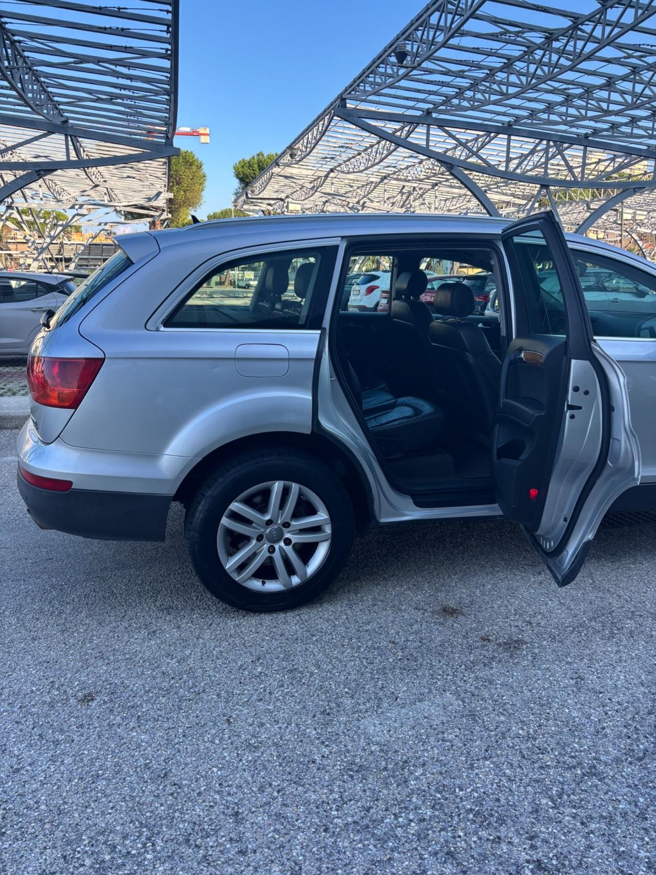 Audi Q7 3.0 V6 QUATTRO TIPTRONIC