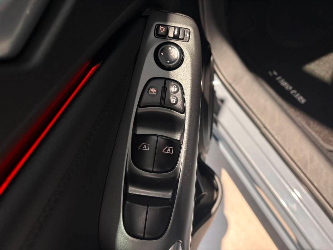 Nissan Juke 1.0 dig-t N-Connecta 114cv dct