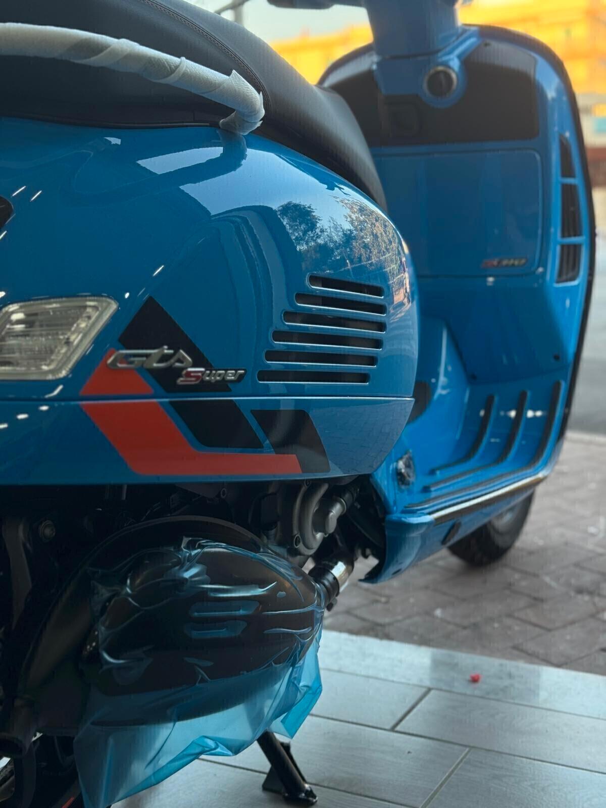 Piaggio Vespa 300 GTS hpe Supersport