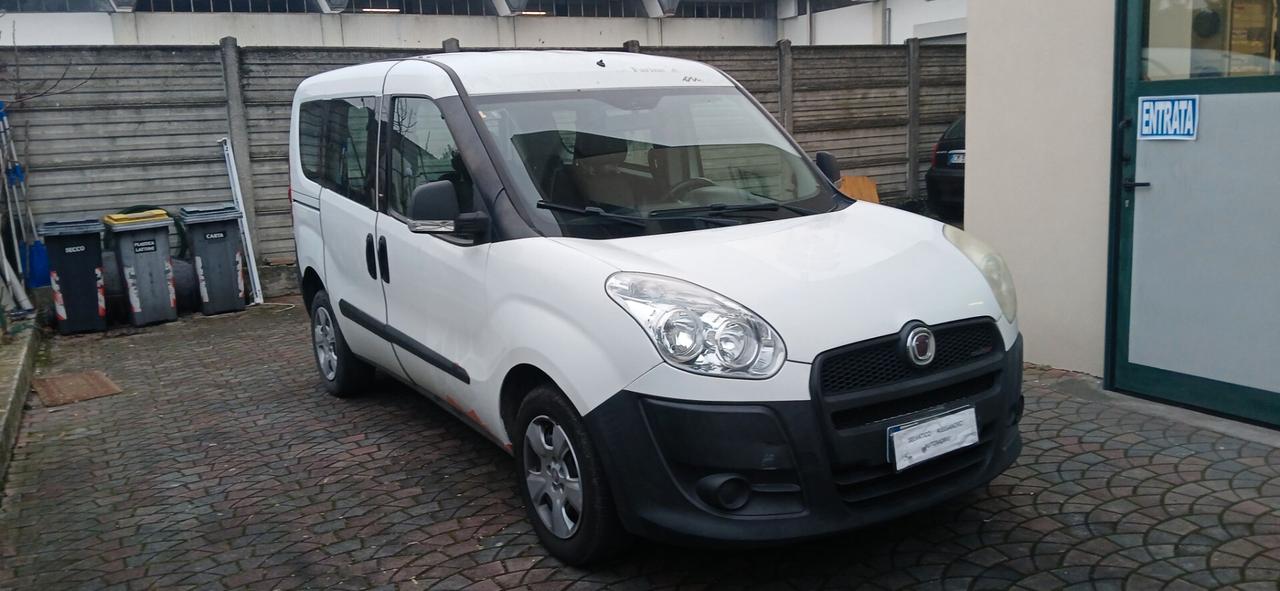 Fiat Doblo 5 posti autocarro