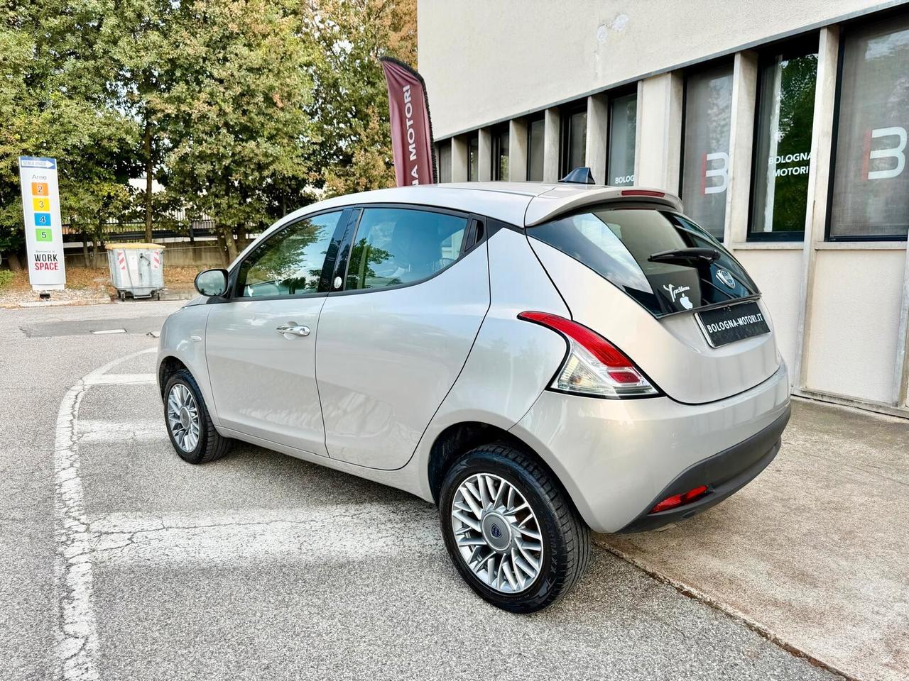 Lancia Ypsilon 0.9 TwinAir 85 CV 5 porte Metano Ecochic Gold