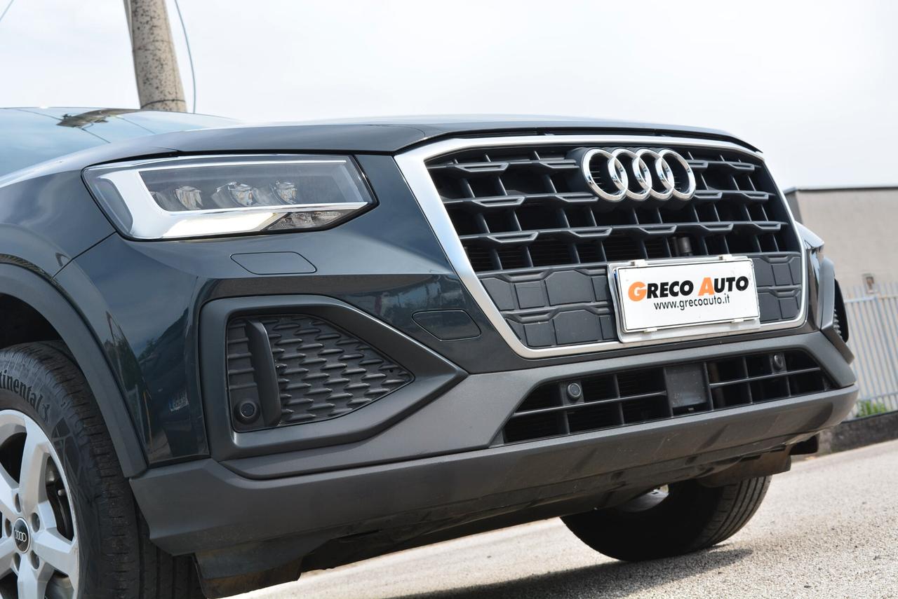 Audi Q2 30 TFSI Business telecamera