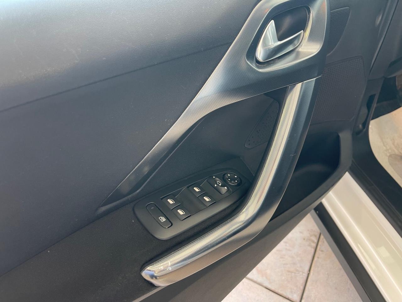 Peugeot 2008 PureTech Turbo 110 S&S Allure