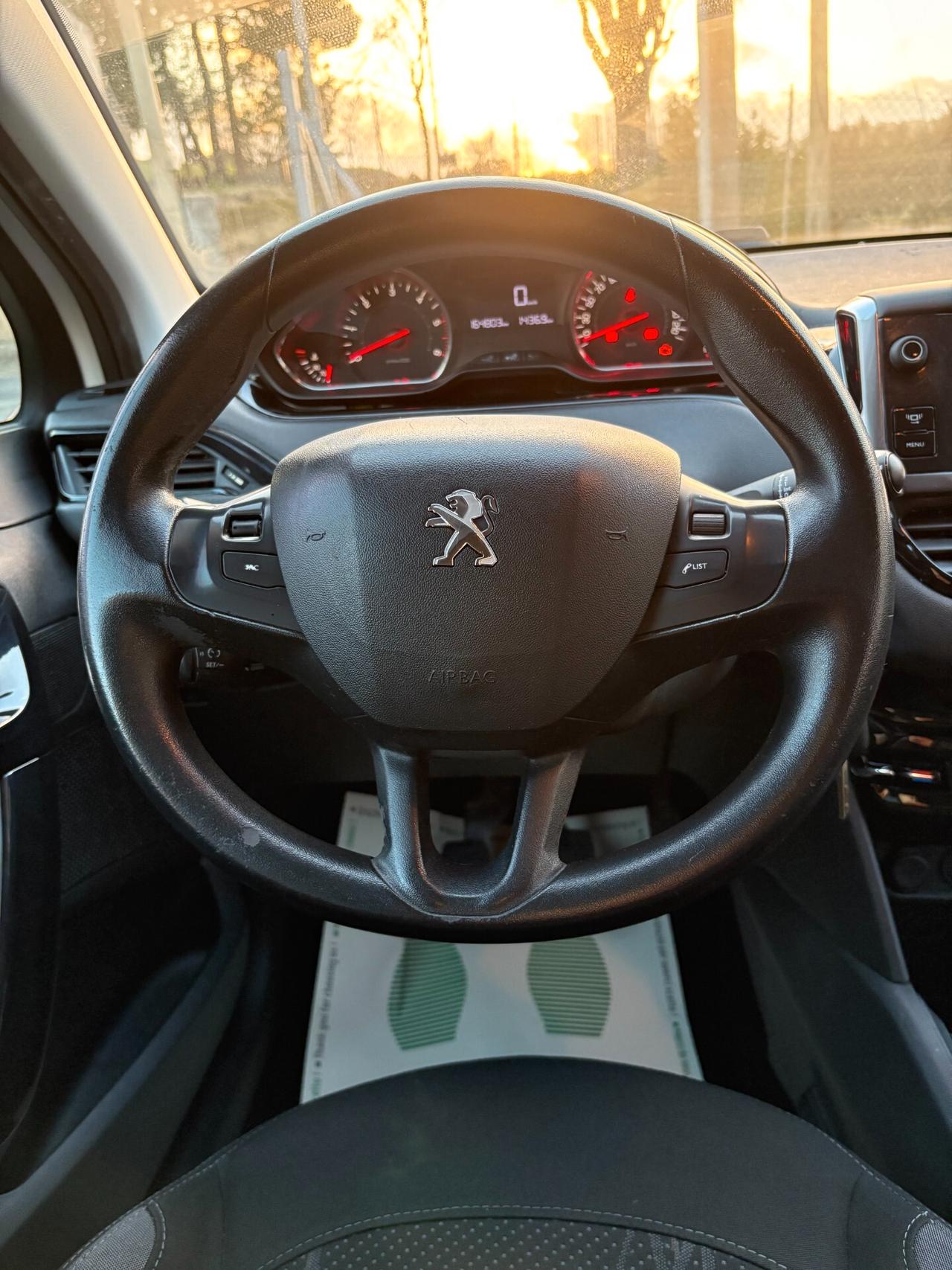 Peugeot 208 1.4 HDi 68 CV 5 porte Allure
