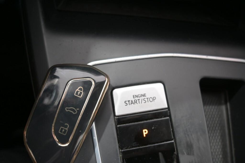 VOLKSWAGEN GOLF 2.0 TDI DSG SCR LIFE