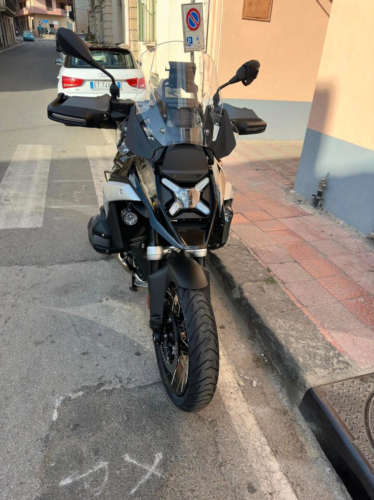 Bmw R 1300 GS (2023-2024) Triple Black 145 CV - - - - FULL ACCESSORIATA A KM 0!