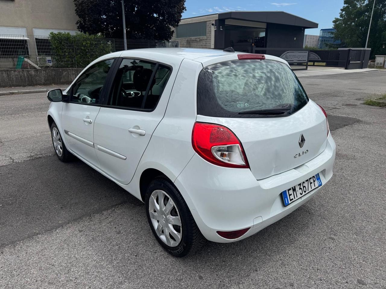 Renault Clio 1200 Gpl casa madre 2032