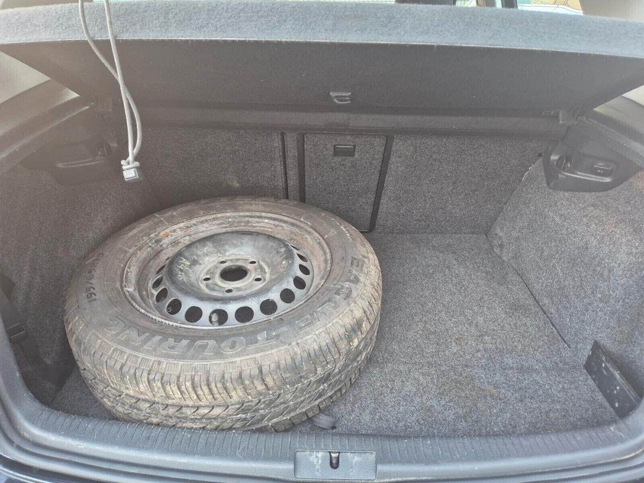 VW Golf 1.6 Highline BFuel E5A-Scad. GPL '30!!!