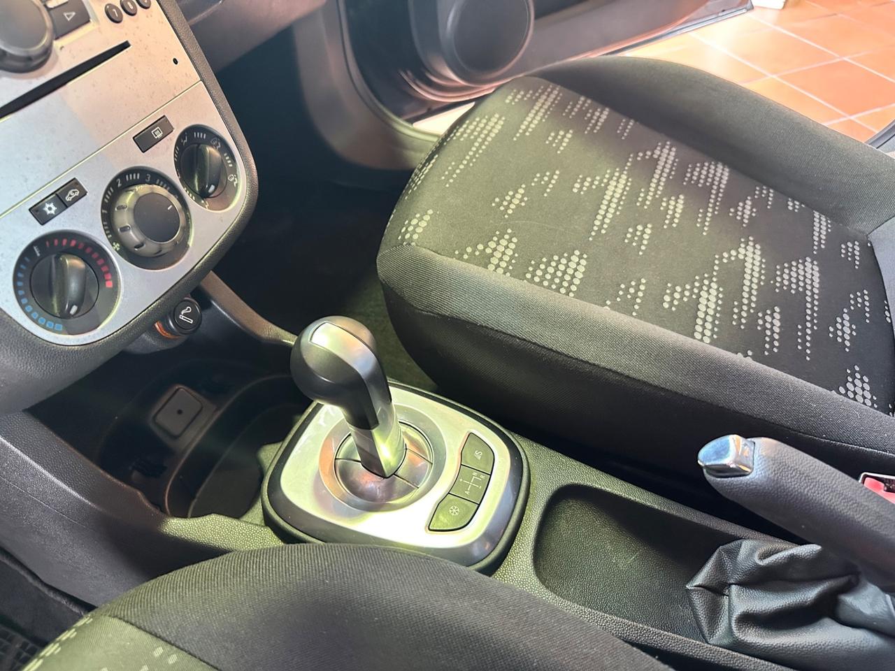 Opel Corsa 1.2 5 porte Cosmo cambio automatico