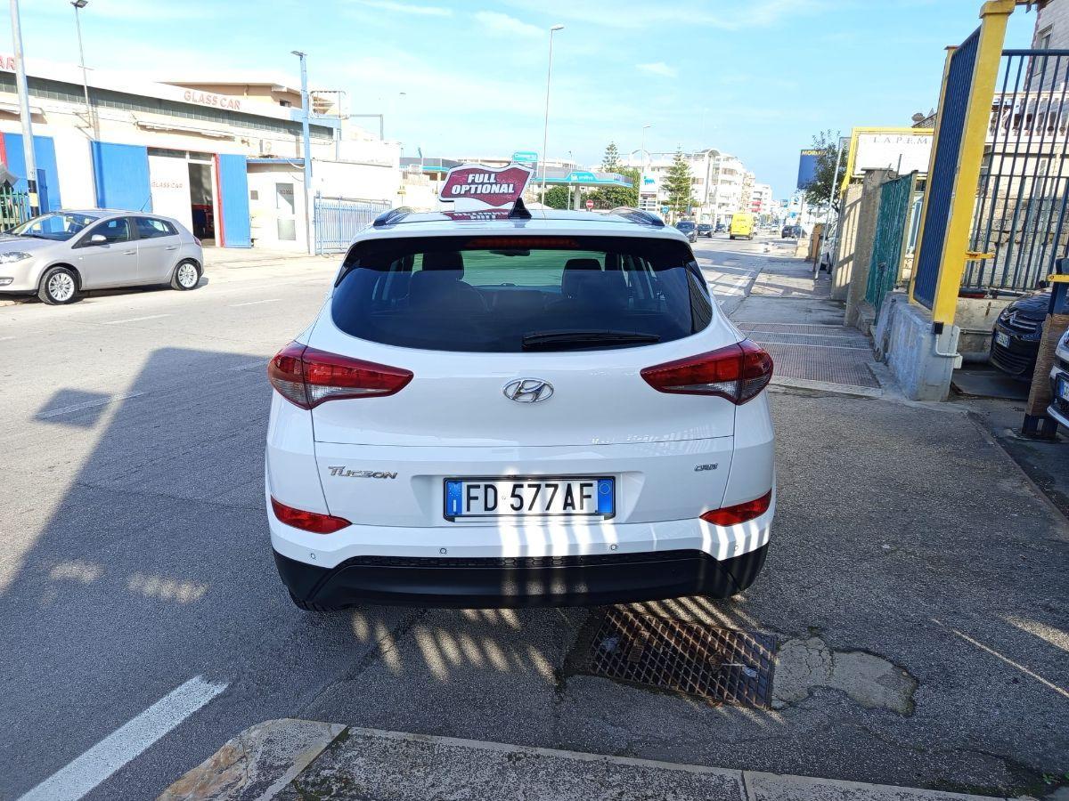 HYUNDAI Tucson 1.7 CRDi XPossible TETTO/NAV/PELLE