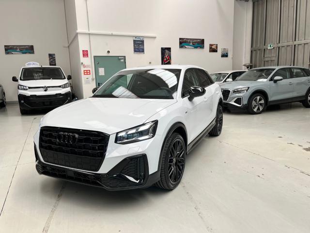 AUDI Q2 35 TDI S tronic Identity Black - Nuova