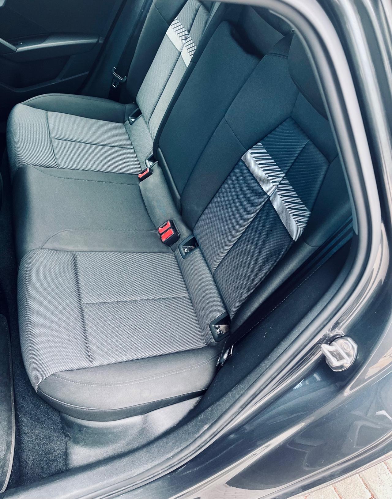 Audi A3 Sedan 35 TDI S tronic line edition