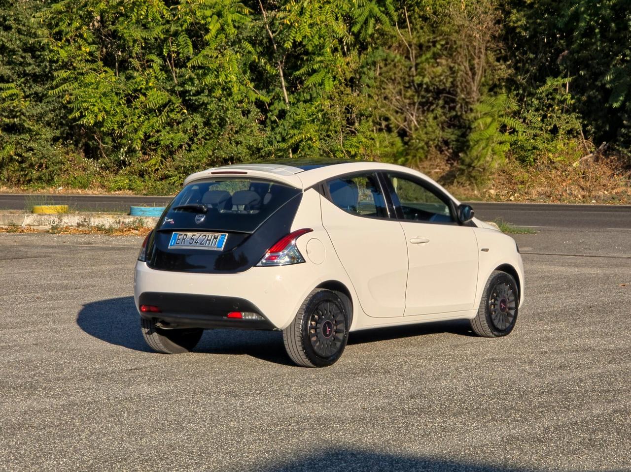Lancia Ypsilon 1.2 69 CV 5 porte S&S Silver E5B Manuale NEO 2013