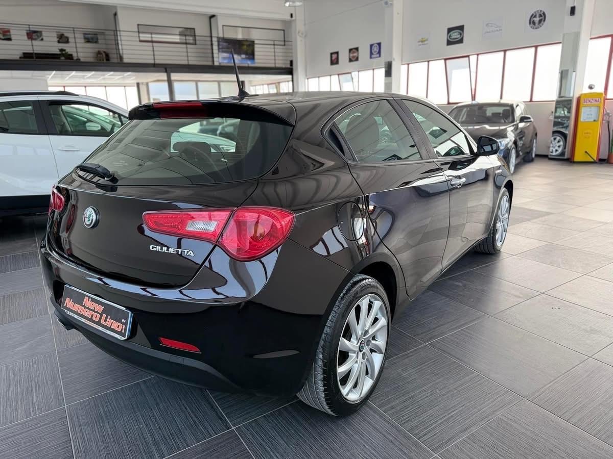 Alfa Romeo Giulietta 1.6 Mjt 120cv Distinctive 2017