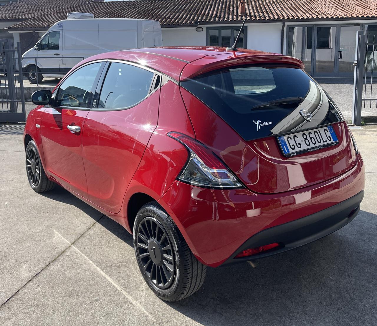 Lancia Ypsilon 1.0 hybrid Silver s
