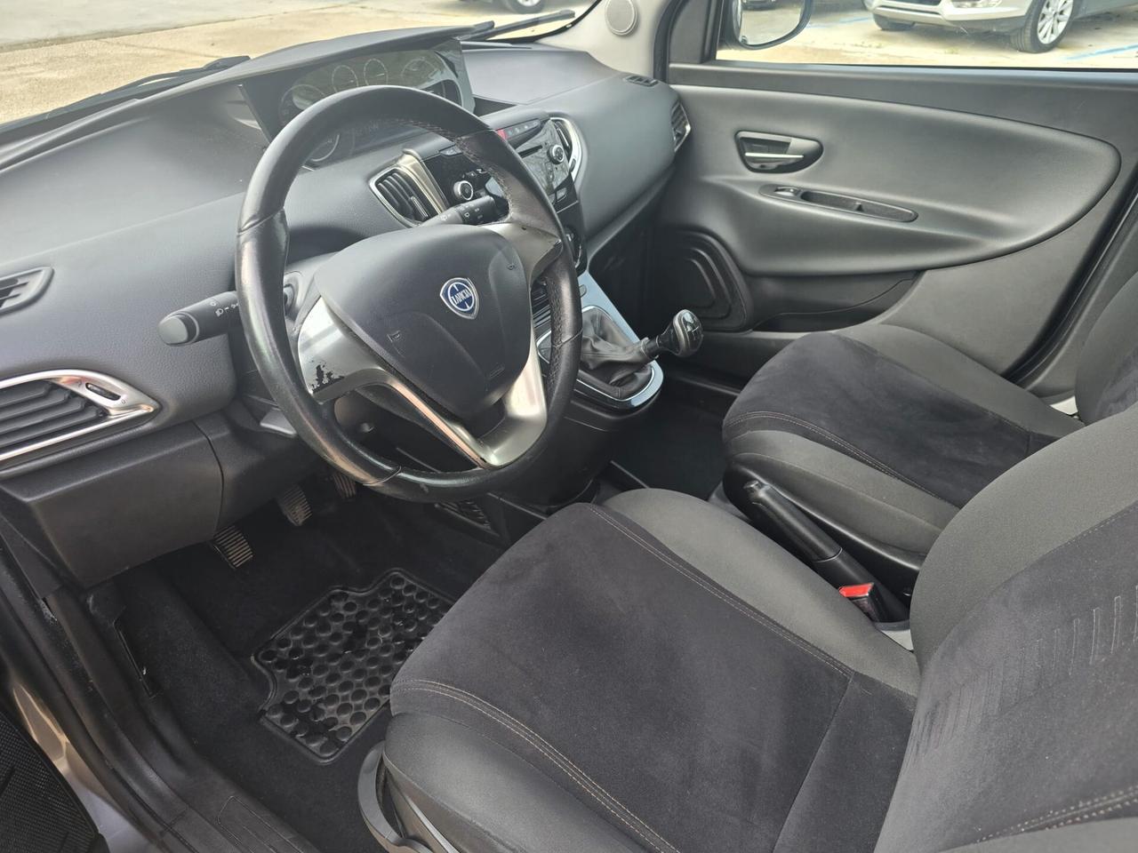 Lancia Ypsilon 1.3 MJT 16V 95 CV 5 porte S&S Gold