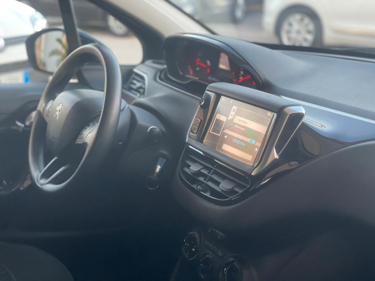 Peugeot 208 1.4 HDi 68 CV 5 porte Allure