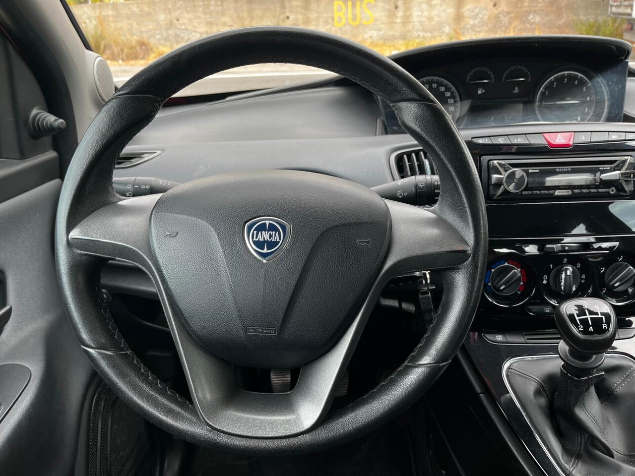 Lancia Ypsilon 1.2 69 CV 5 porte GPL Ecochic Silver