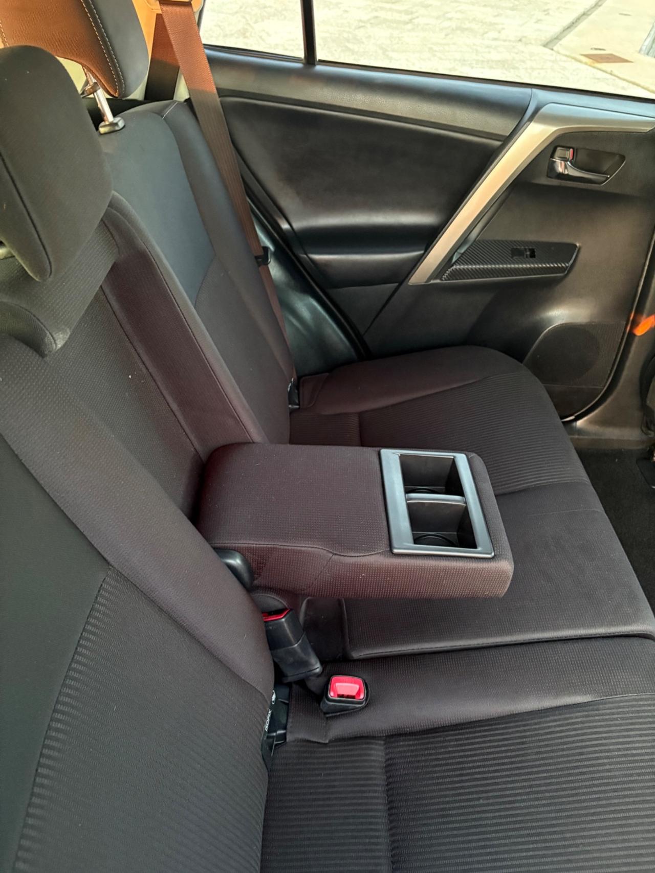 Toyota RAV 4 RAV4 2.2 D-4D 4WD Lounge