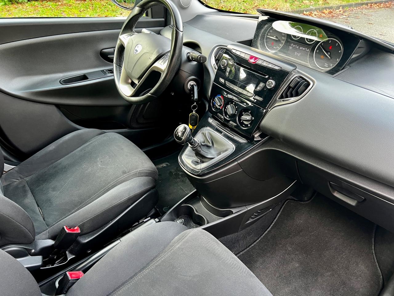 Lancia Ypsilon 1.3 MJT 16V 95 CV 5 porte S&S Silver