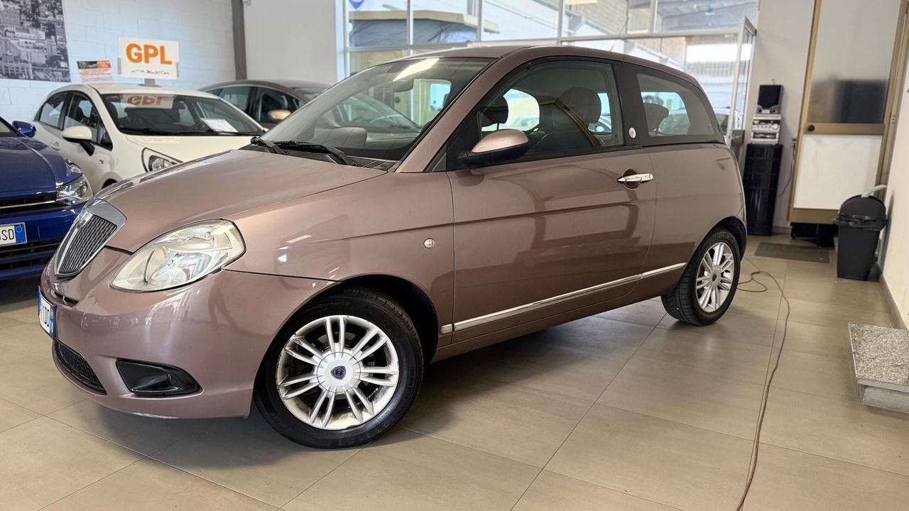 Lancia Ypsilon 1.4 Platino Ecochic GPL