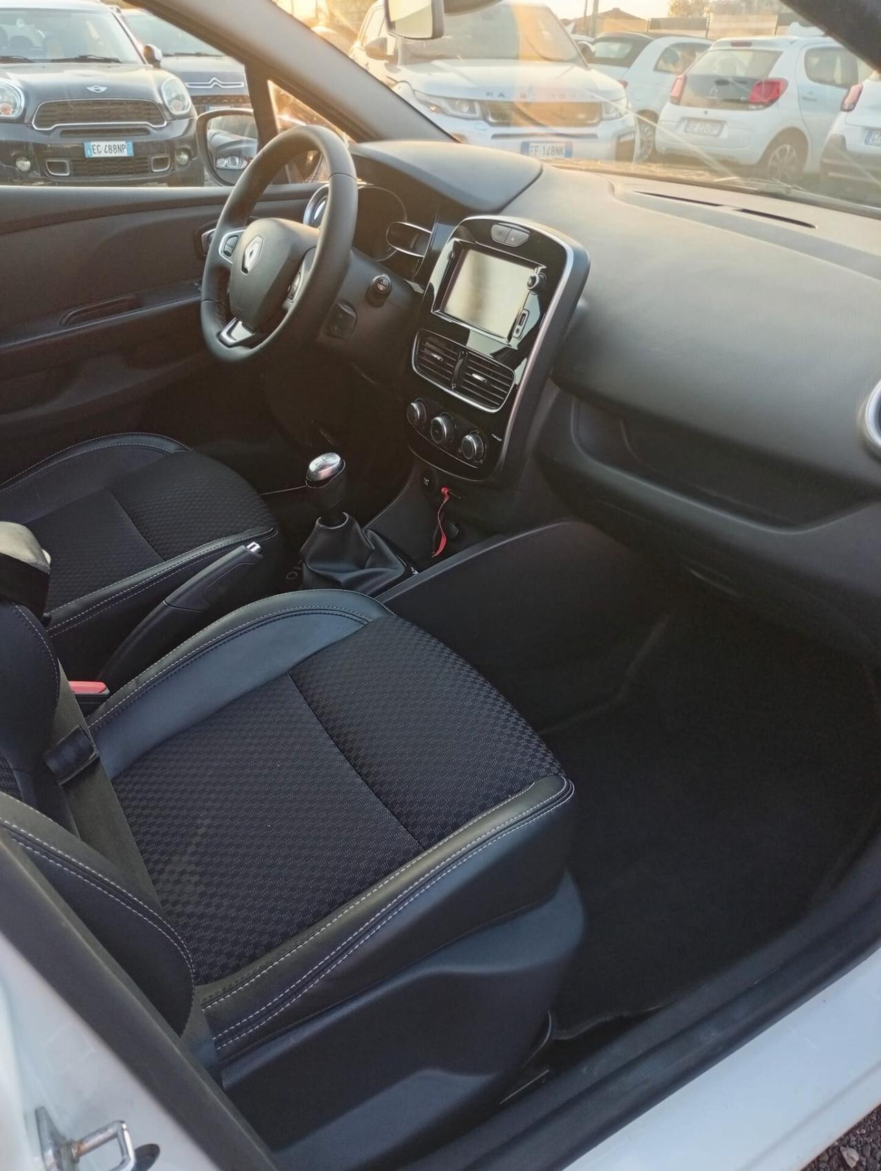 Renault Clio dCi 8V 75 CV 5 porte Moschino Life