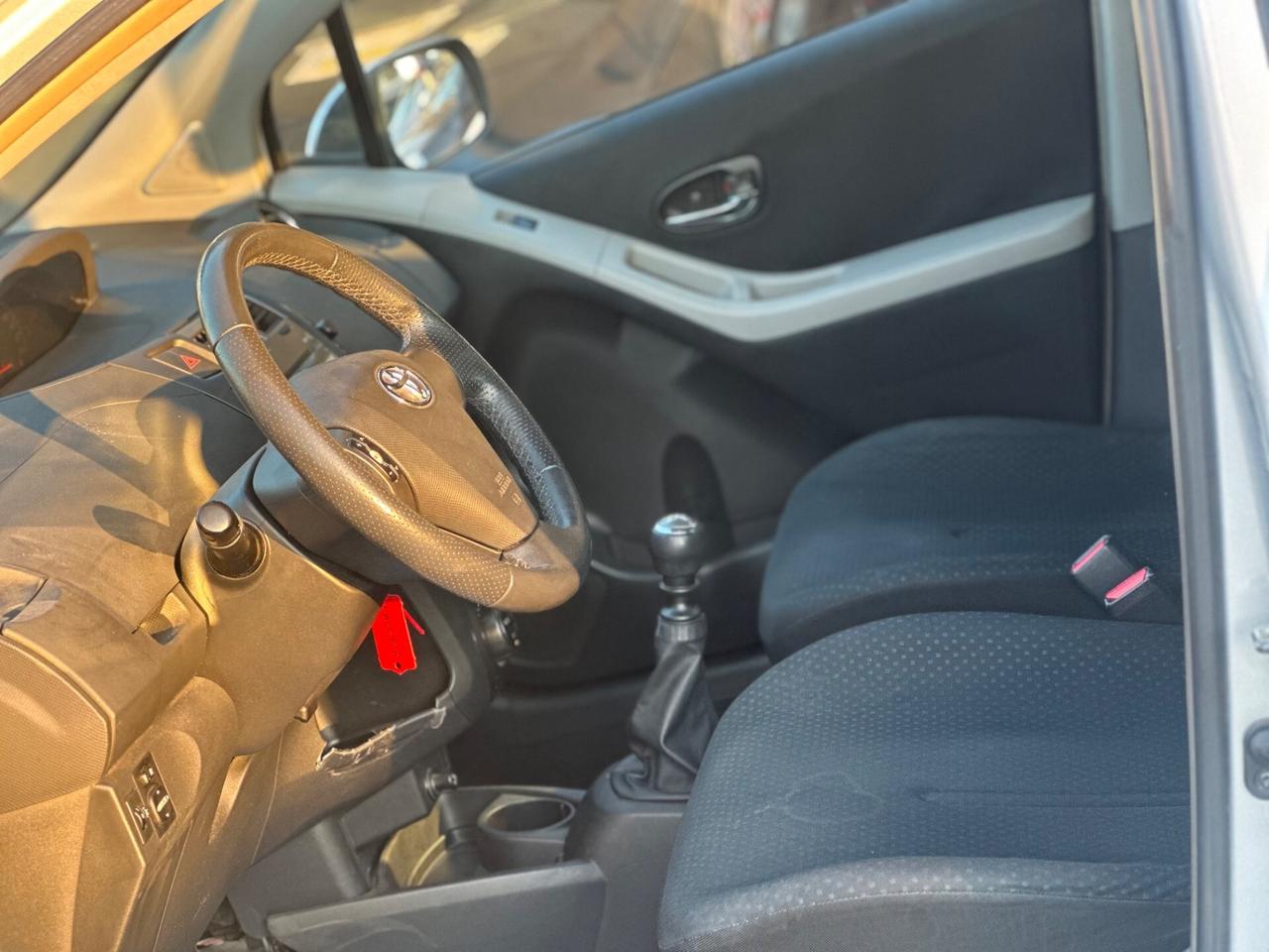 Toyota YARIS 1.3 BENZINA 2010 - SOLO 170 MILA KM