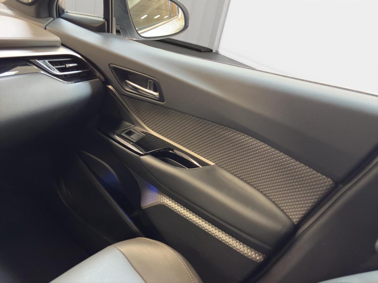 Toyota C-HR 1.8h Lounge e-cvt