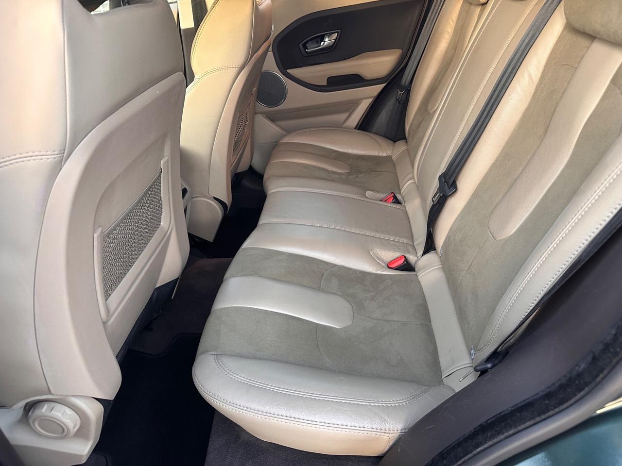 Evoque 2012 2.2 TD4 5p. Pure 150CV AUT Bicolore