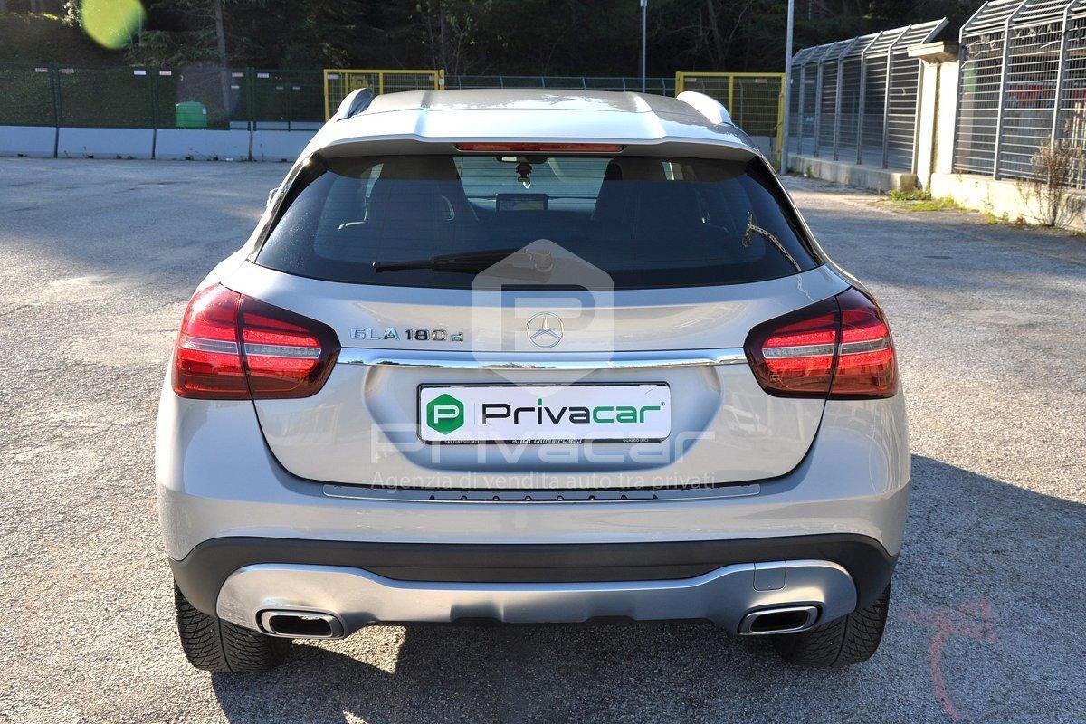 MERCEDES GLA 180 d Automatic Sport