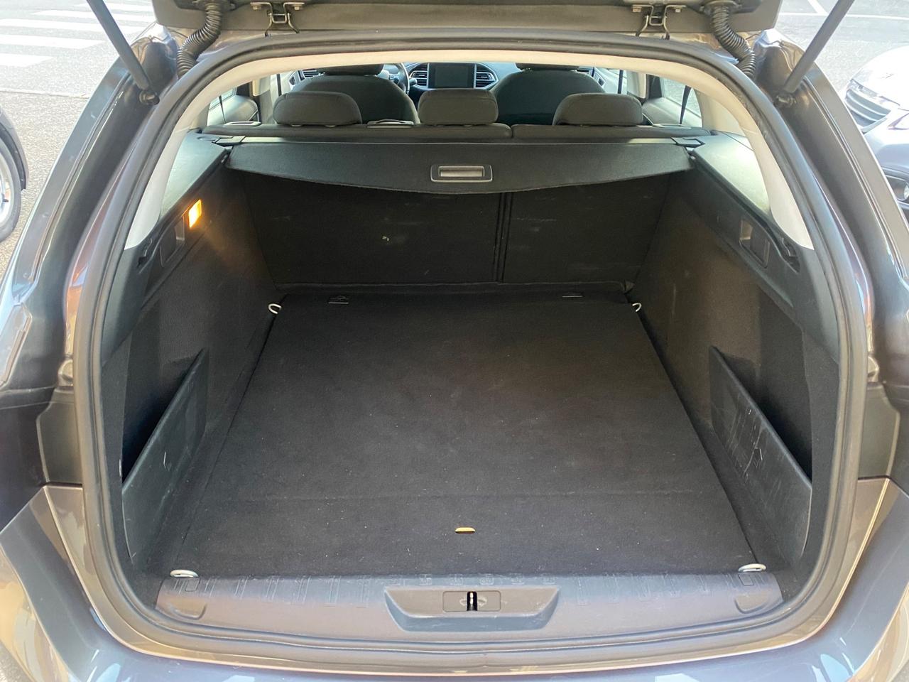 Peugeot 308 PureTech Turbo 130 S&S SW Allure