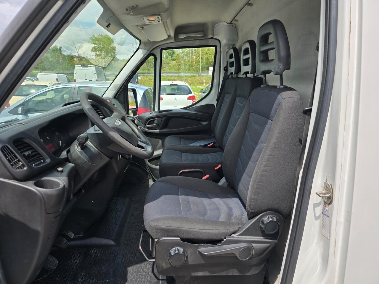 Iveco Daily 33S12 2.3 HPT PM Cabinato