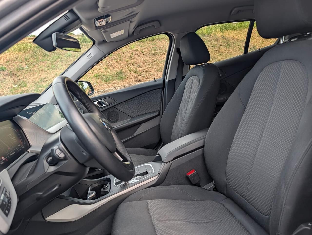 Bmw 118 118d 5p. Business Advantage
