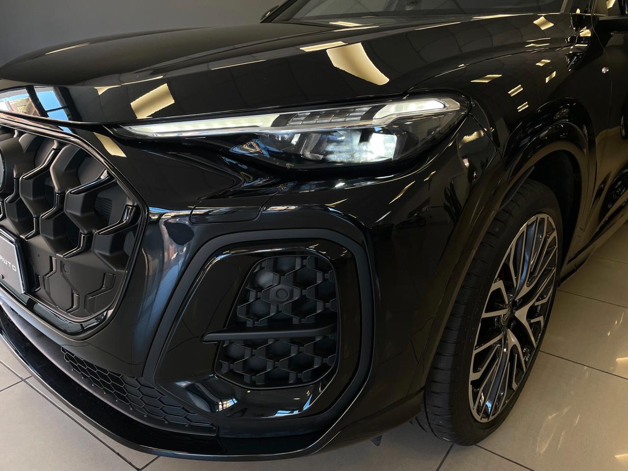 Nuova Audi Q5 SPB 2.0 TDI 204cv S-Line tech pro