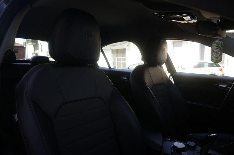 Alfa Romeo Giulia Alfa Romeo Giulia 2.2 Turbo AT8 150CV Business 110KW ANNO 2018