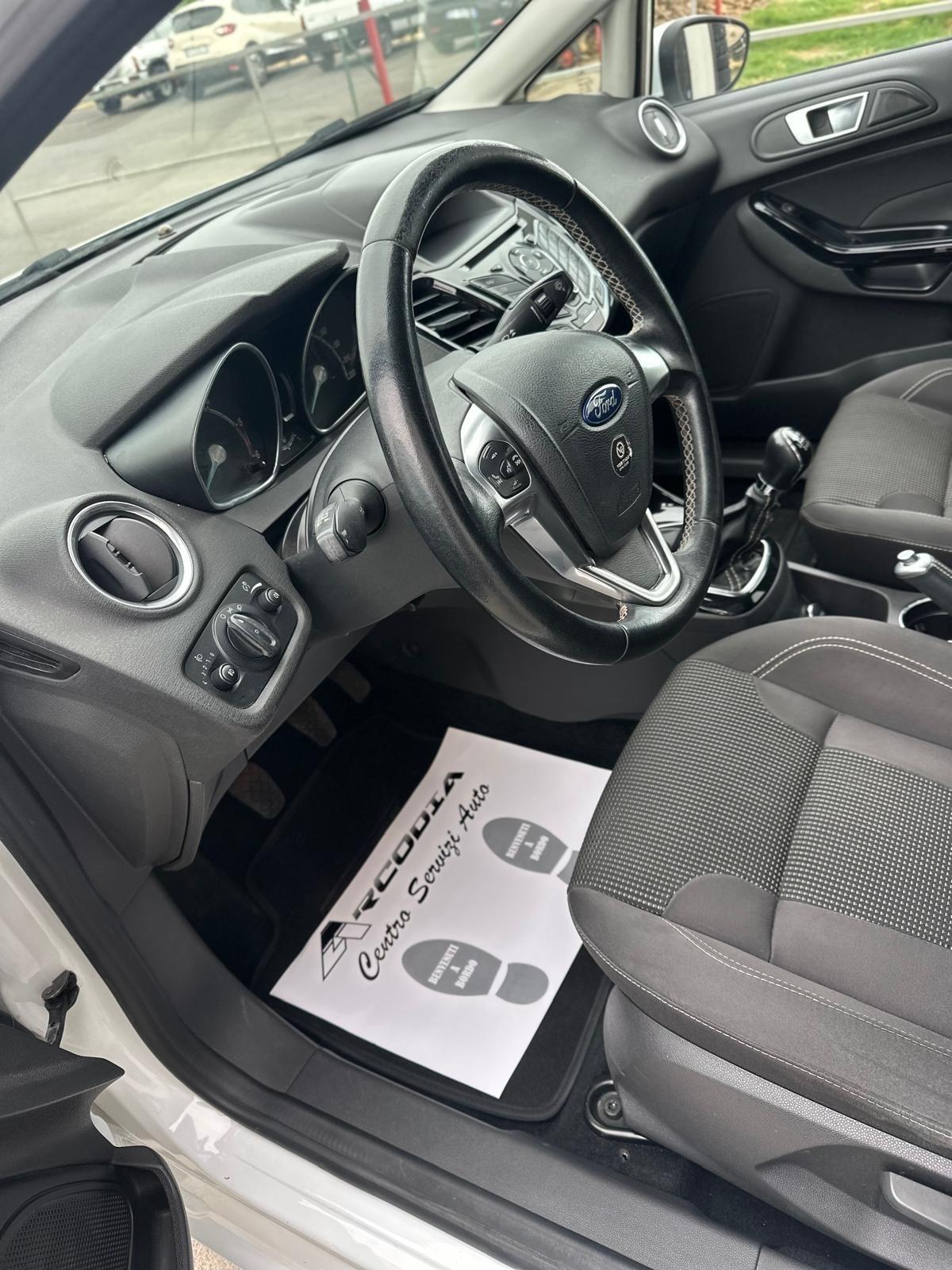 Ford Fiesta 1.5 TDCi 75CV 5 porte Black & White Edition