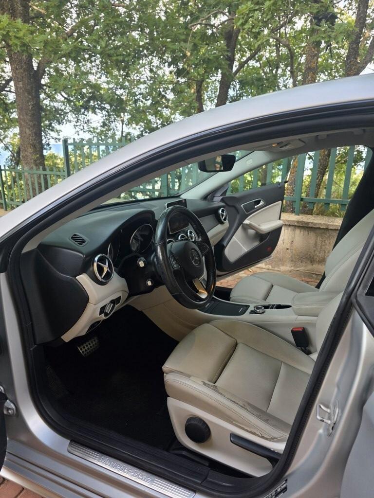 Mercedes-benz CLA 200 d S.W. 4Matic Automatic Premium Dark Night