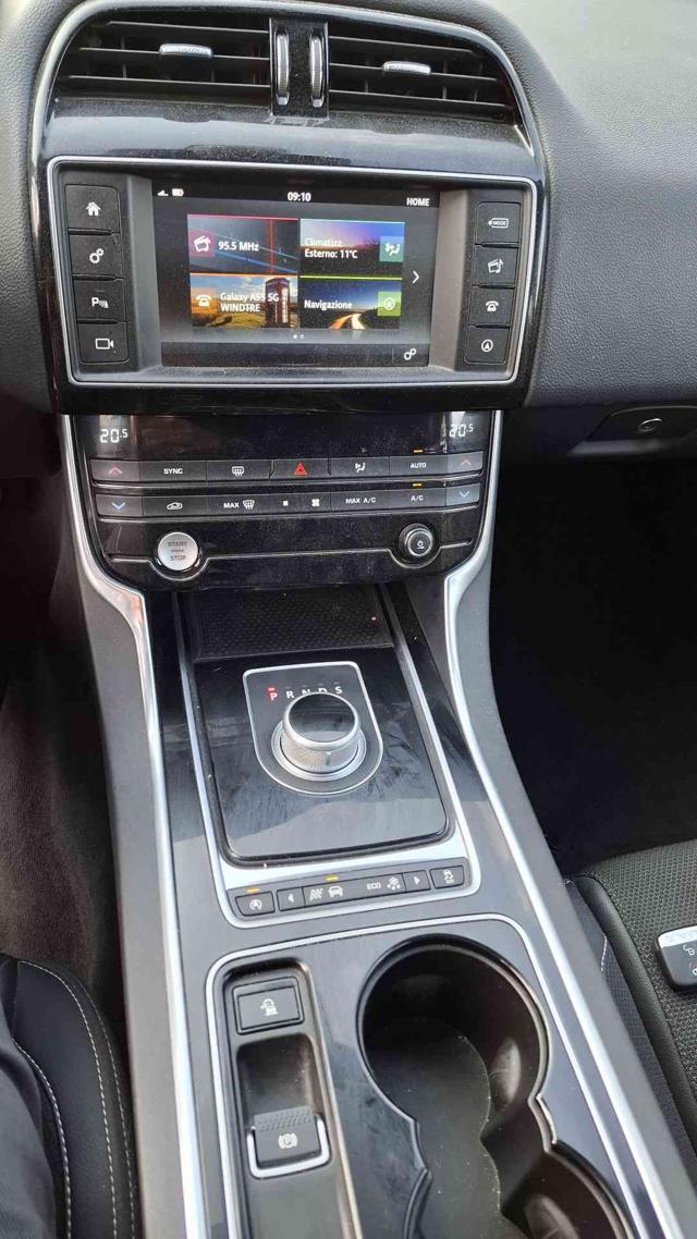 JAGUAR XE 2.0 D Turbo 180CV aut. R-Sport