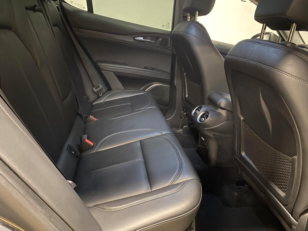Alfa Romeo Stelvio 2.2 Turbodiesel 160 CV AT8 RWD Sport-Tech