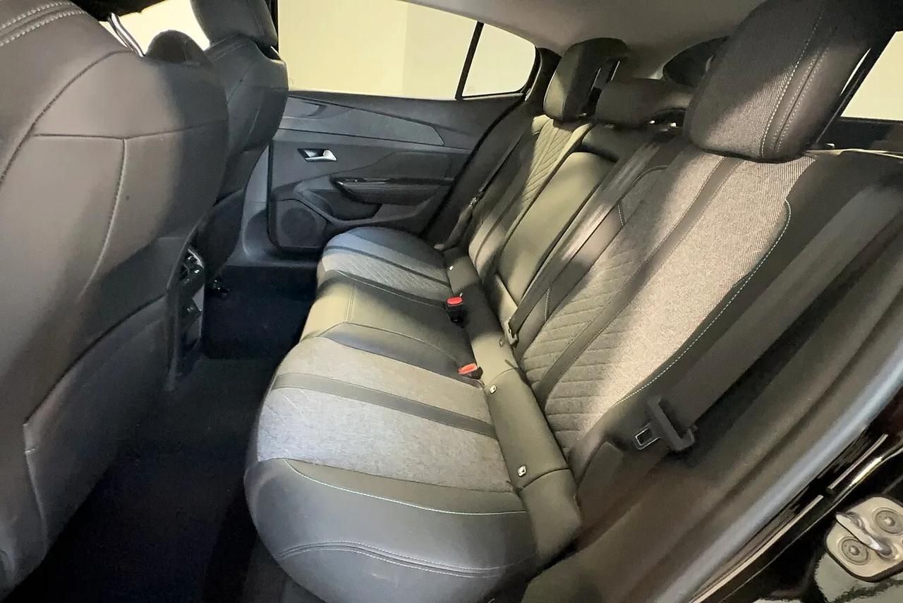 Peugeot 408 PureTech 130 S&S EAT8 Allure