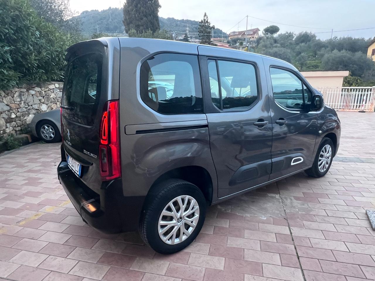 Citroen Berlingo PureTech 130 CON PEDANA DISABILI