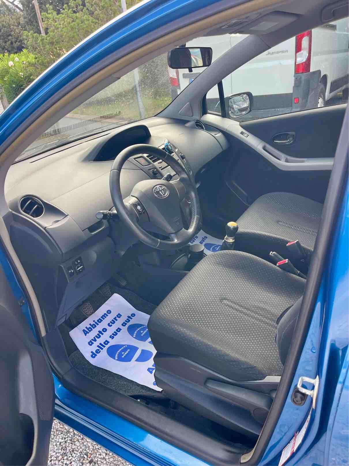 TOYOTA YARIS - 1.0 - PER NEOPATENTATI