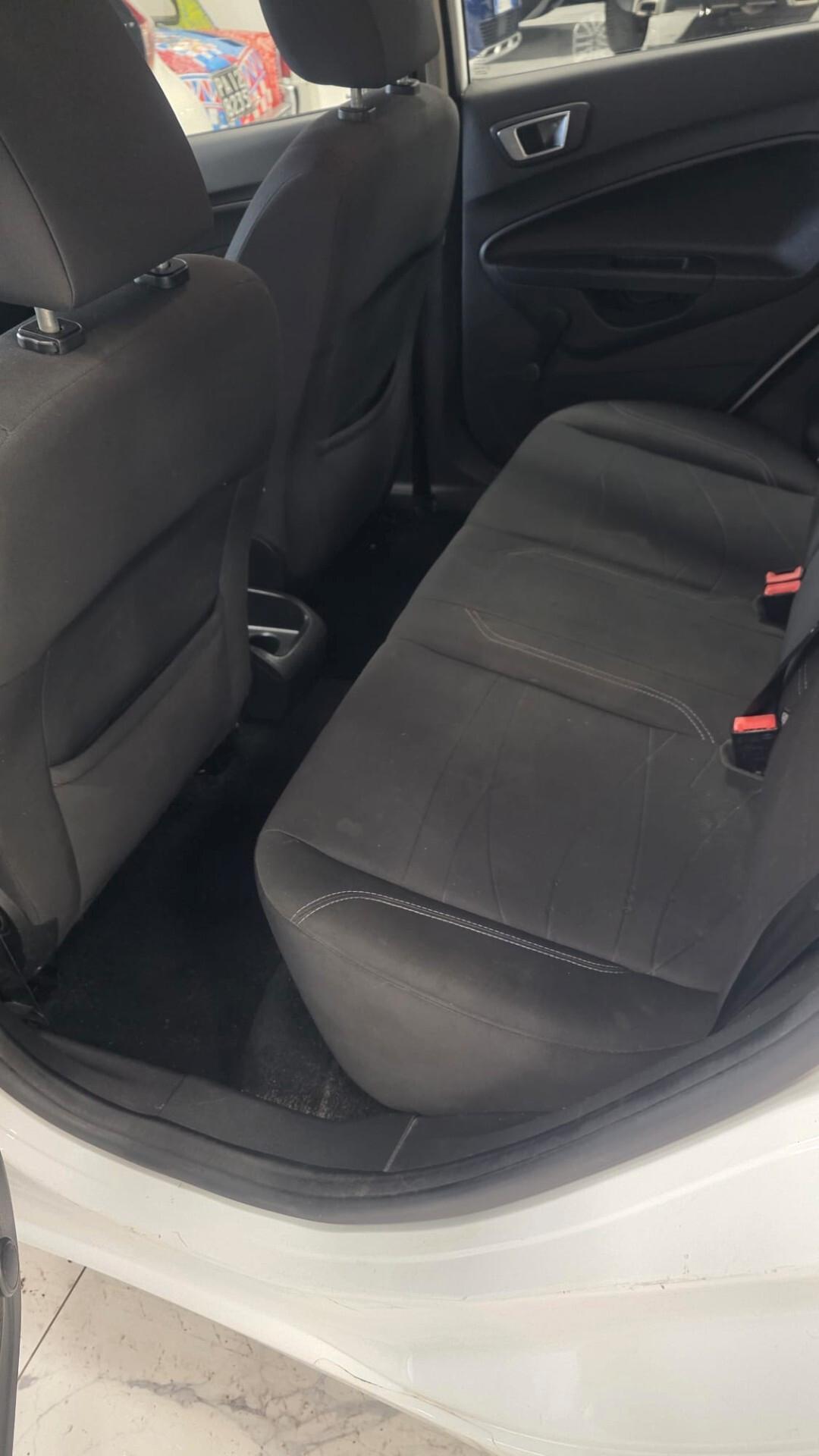 Ford Fiesta 1.5 TDCi 75CV 5 porte Business