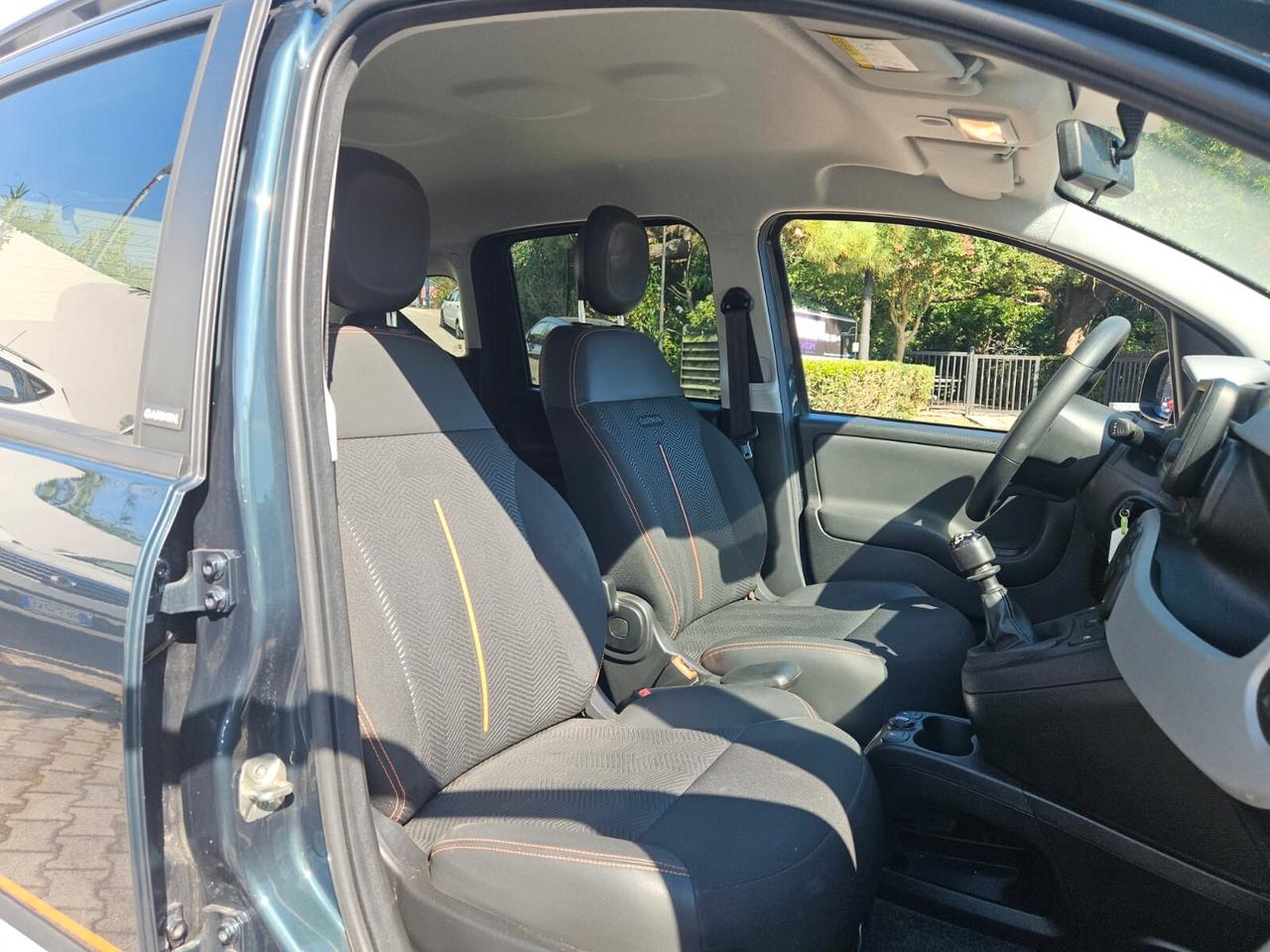 Fiat Panda Cross 1.0 FireFly S&S Hybrid Garmin