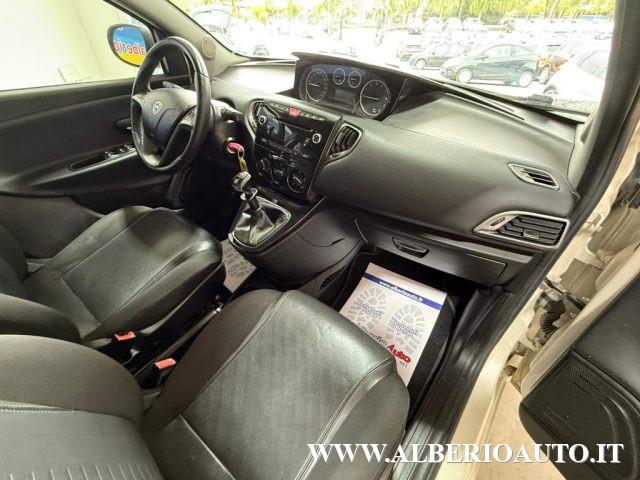 LANCIA Ypsilon 1.2 69 CV 5 porte Platinum