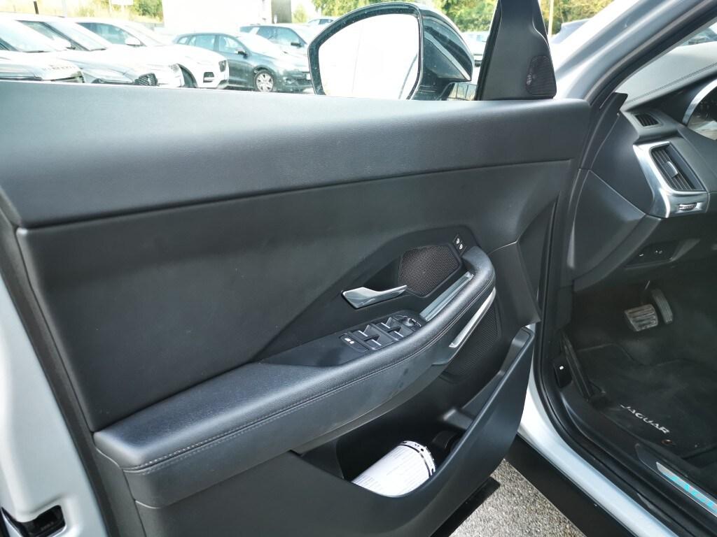 JAGUAR E-Pace (X540) E-Pace 2.0D I4 163 C...