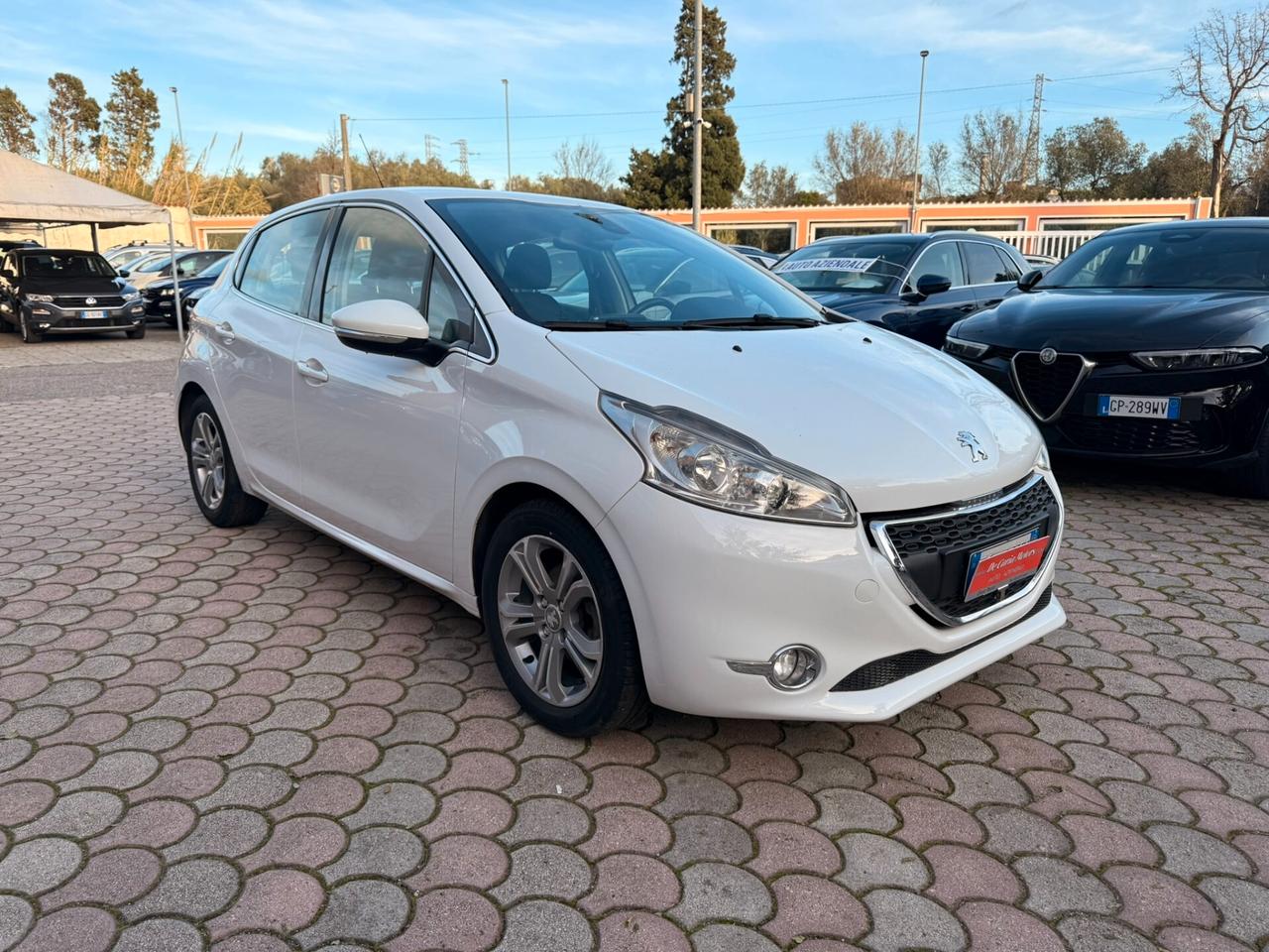 Peugeot 208 1.4 HDi 68CV Allure - 2013