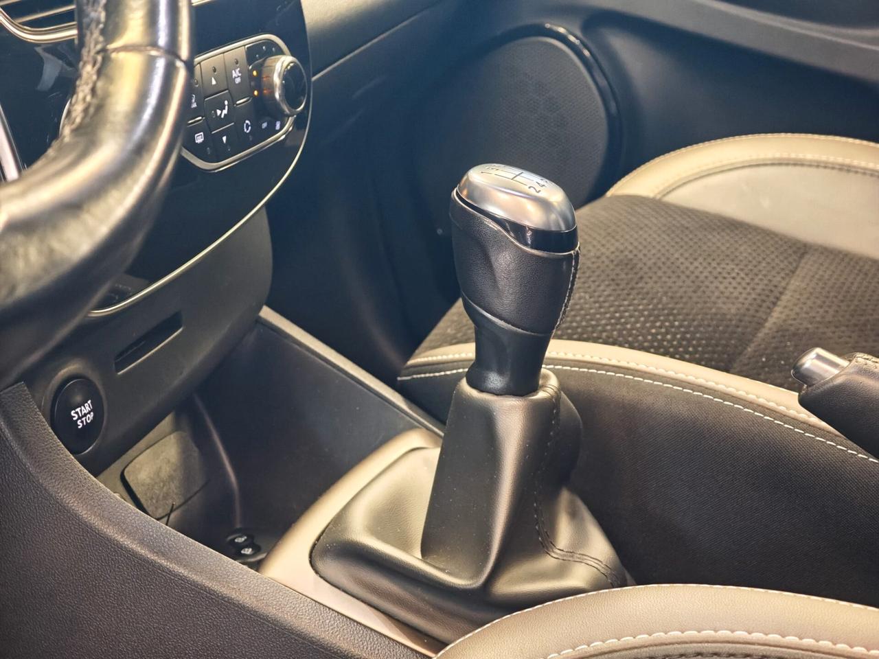 Renault Clio dCi 8V 90 CV EDC Start&Stop 5 porte Energy Duel